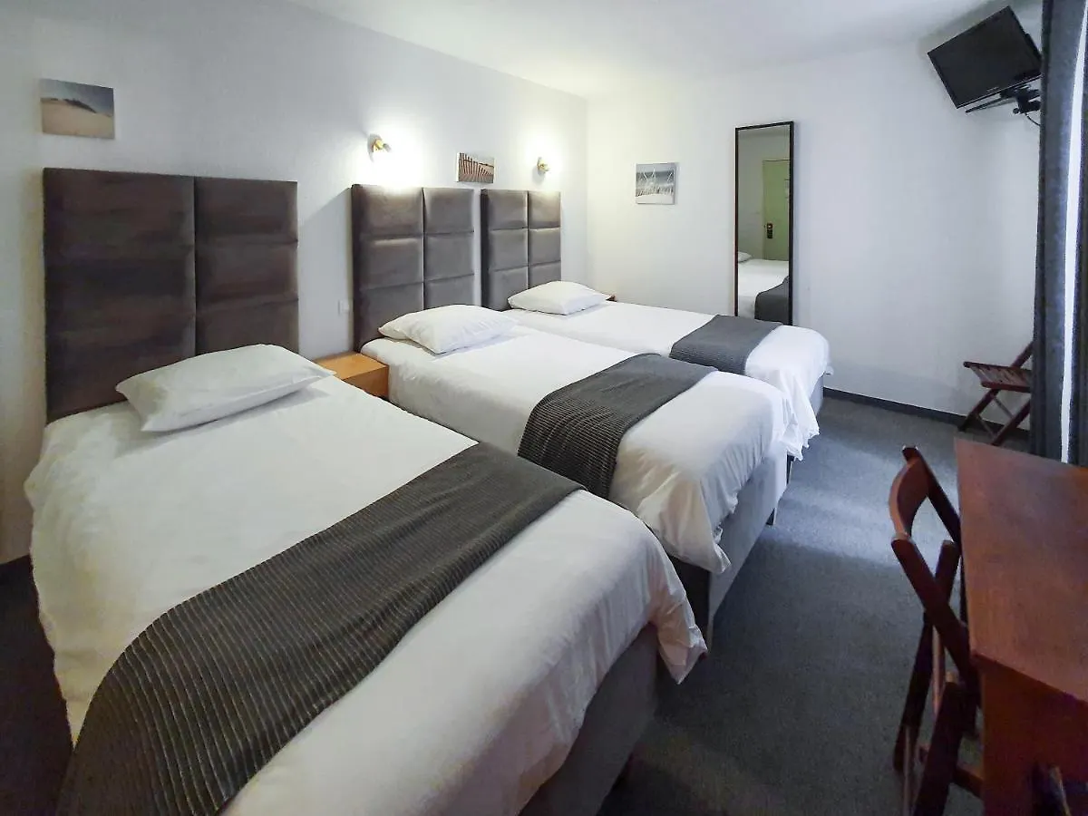 Hotel Les Tilleuls De Pareloup A Salles-Curan 2*,  Francia