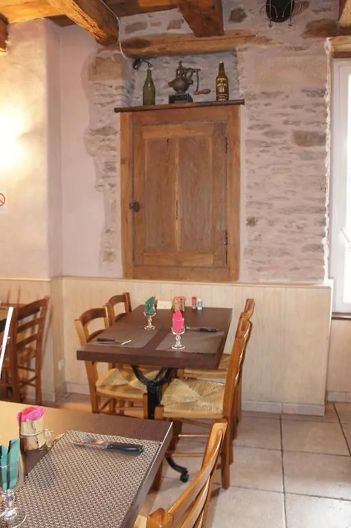 Hotel Les Tilleuls De Pareloup A Salles-Curan