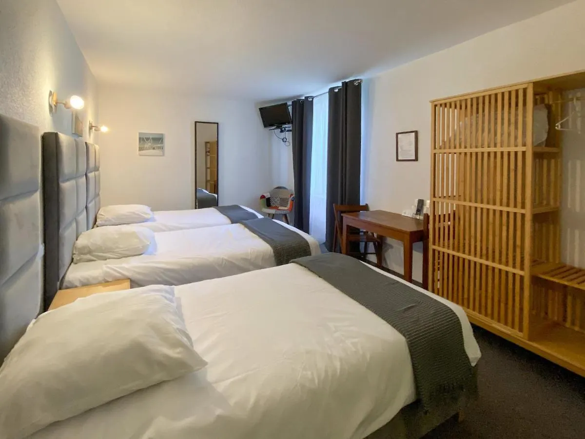 Hotel Hôtel Les Tilleuls de Pareloup à Salles-Curan
