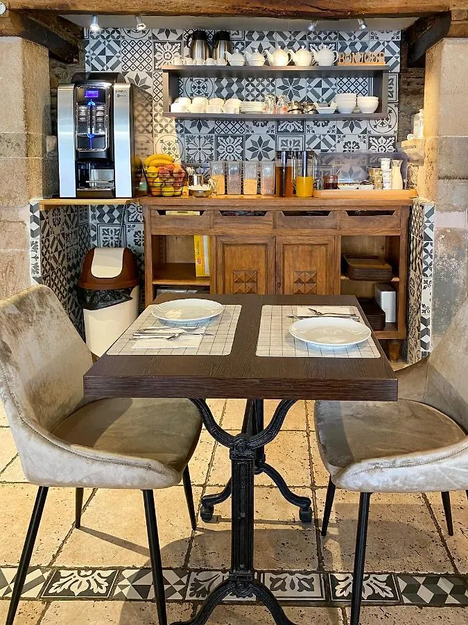 ** Hotel Hôtel Les Tilleuls de Pareloup à Salles-Curan France
