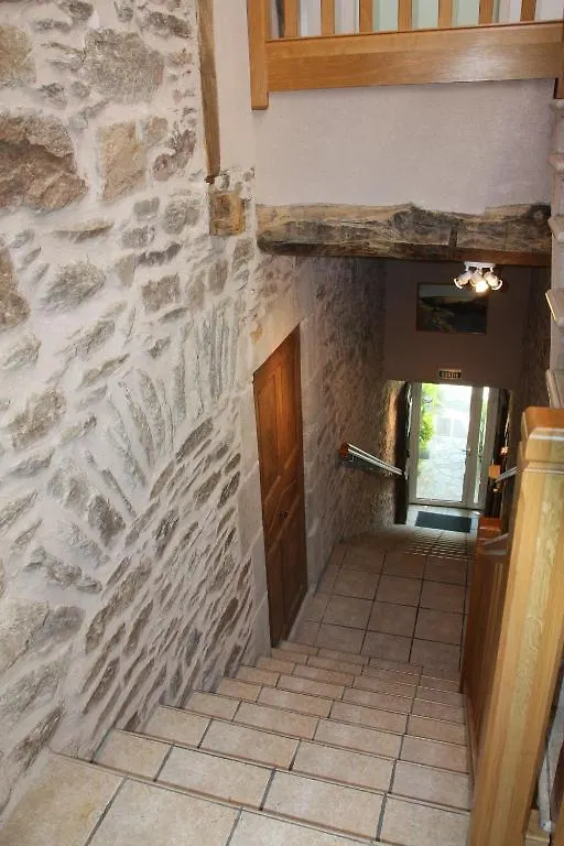 Hôtel Les Tilleuls de Pareloup à Salles-Curan 2*,  France
